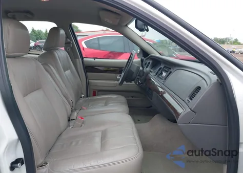 2010 Mercury Grand Marquis Ls (Fleet Only) z USA, uszkodzony, nr VIN 2MEBM7FV0AX631065